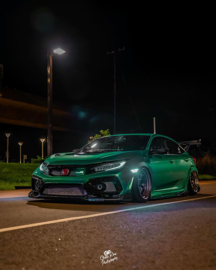 Lit Logos Type R Grill Badge