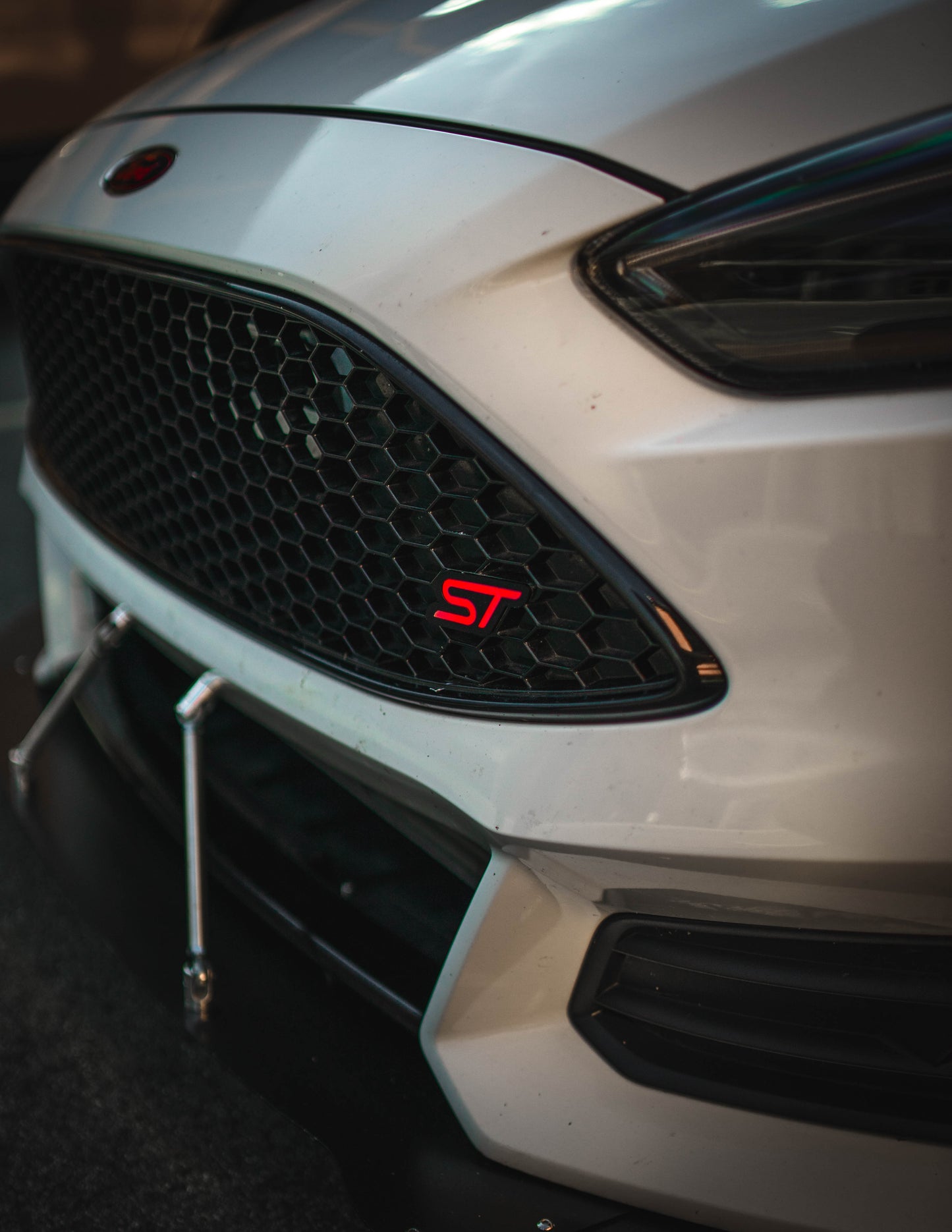 Lit Logos ST Grill Badge | 2013-2018 Focus & Fiesta